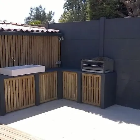 Maison Bord De 3 度假居 莱萨布勒-多洛讷