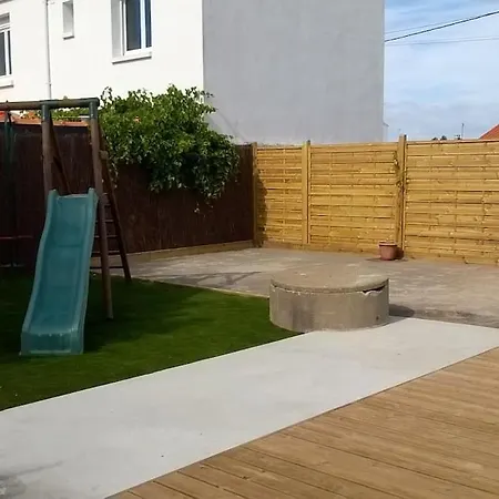 Maison Bord De 3
