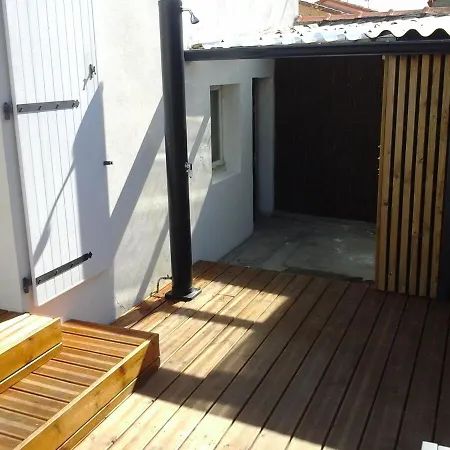 Maison Bord De 3
